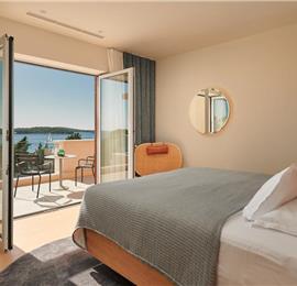 5 bedroom villa with infinity pool and sea views Hvar Town, sleeps 10